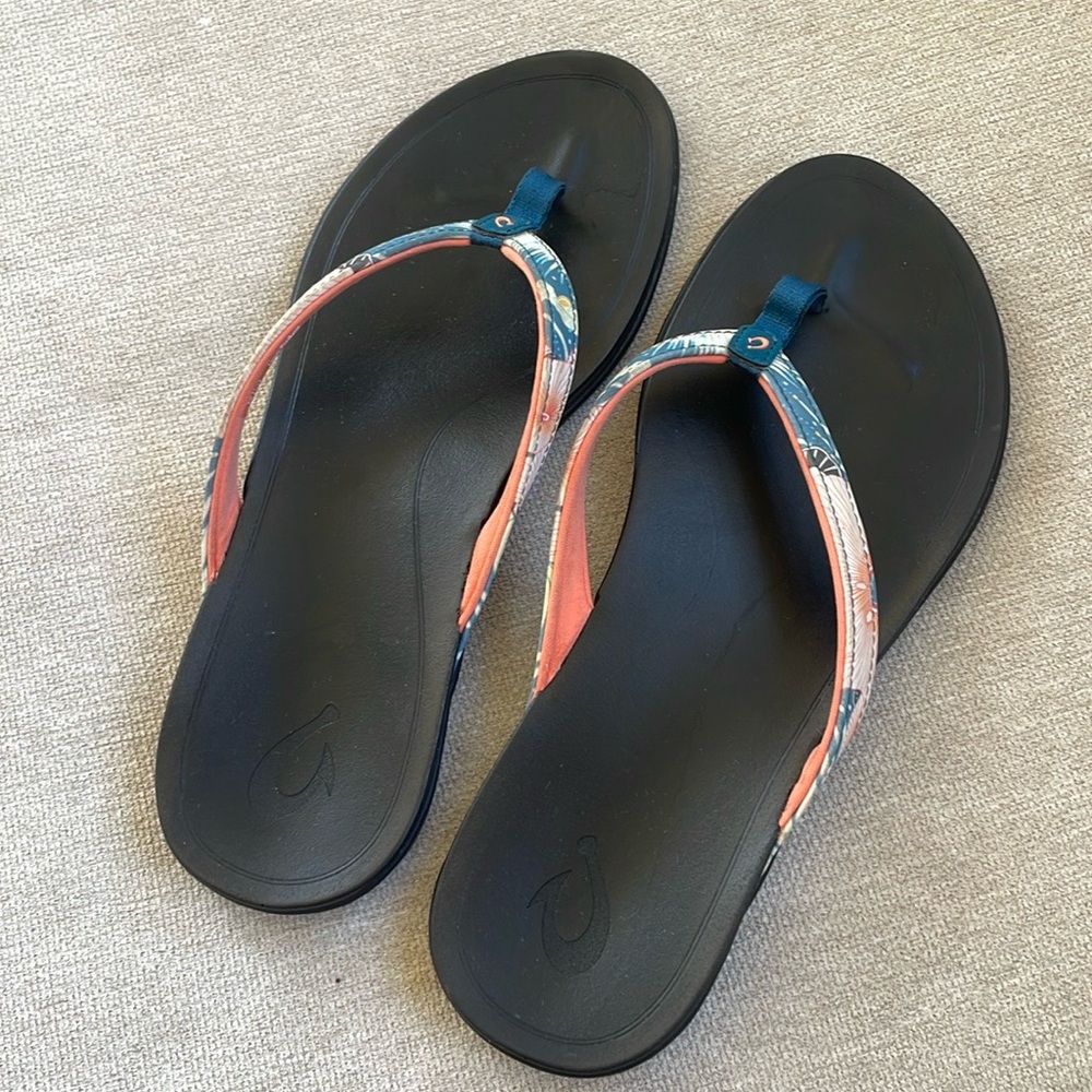 OLUKAI Hawaii Inspired Sandals